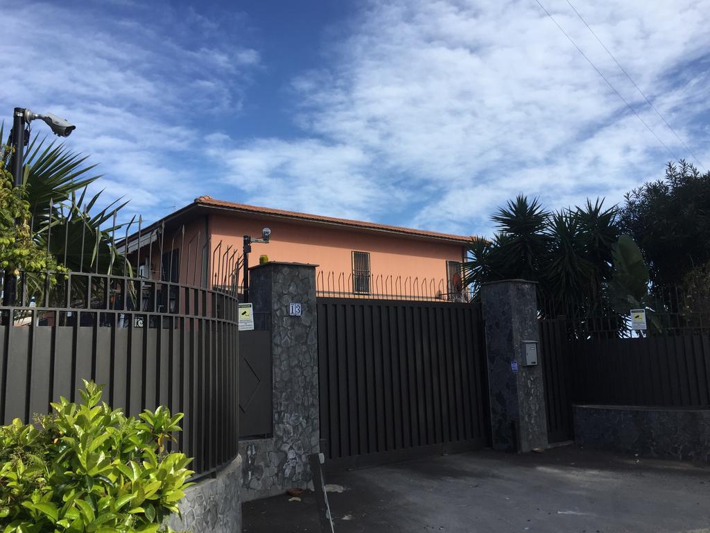 B&B Il Bagolaro Dell'Etna Sant'Agata Li Battiati Luaran gambar